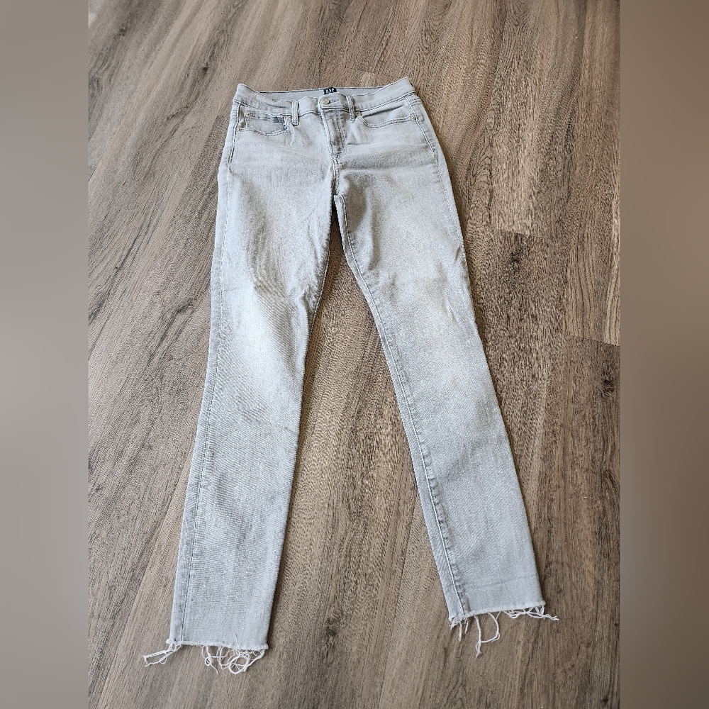 GAP Women's Light Gray True Skinny Jeans Raw Hem